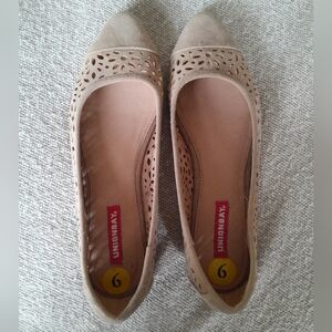 UNIONBAY Tan Flats Comfortable Slip-On Loafers